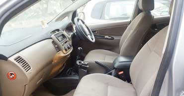 6 seater innova car hire delhi